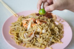 Hong Heng Fried Sotong Prawn Mee - 10 Must Try Food Stalls In Tiong Bahru Market Food Centre