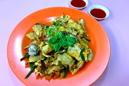 Ghee Huat Fried Kway Teow - 15 Hawker Delights To Try At Boon Lay Place Food Village