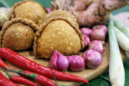 Rolina Traditional Hainanese Curry Puffs - 10 Stalls In Tanjong Pagar Plaza Market and Food Centre You Must Try