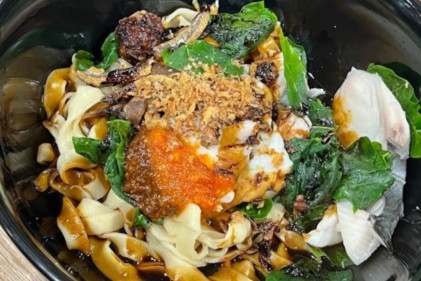 China Whampoa Home Made Noodle - 20 Stalls to Satisfy Your Hunger Pangs at Senja Hawker Centre