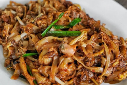 Day Night Fried Kway Teow - 12 Mouthwatering Stalls at Bukit Merah Central Food Centre