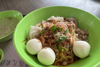Lai Hin Fish Ball Kway Teow Mee - 12 Mouthwatering Stalls at Bukit Merah Central Food Centre