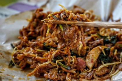 Fen Xiang Fried Kway Teow - 20 Must-Try Hawker Stalls at Eunos Crescent Market and Food Centre