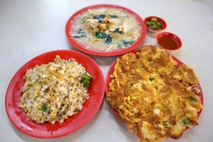 Tong Siew Fried Rice - 15 Must-Try Stalls at Pek Kio Market & Food Centre