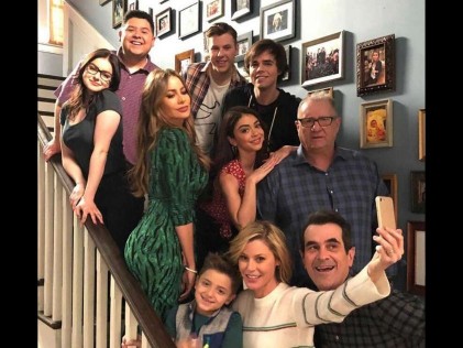 Modern Family - Best English Sitcom Series on Netflix