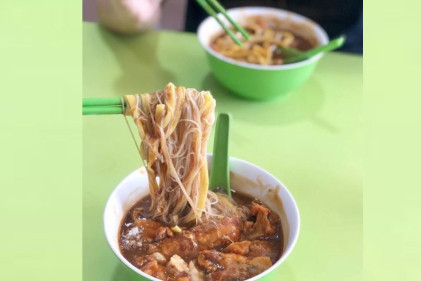 Yuan Chun Famous Lor Mee - 11 Food Stalls In Amoy Street Food Centre You Must Try