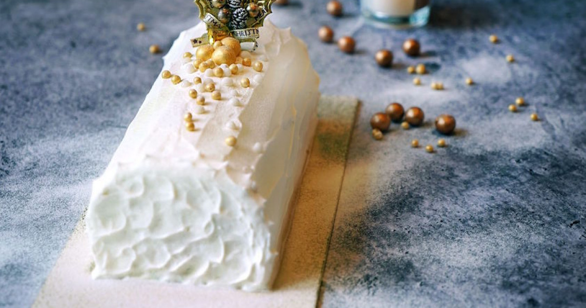 7 Christmas Log Cakes For Your Festive Feast | Trending In Singapore